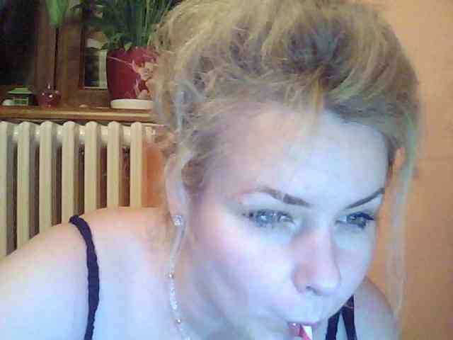 HollyLaPretty webcam