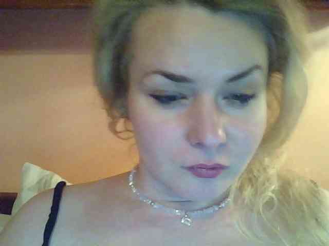 HollyLaPretty webcam