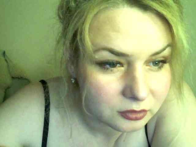 HollyLaPretty webcam