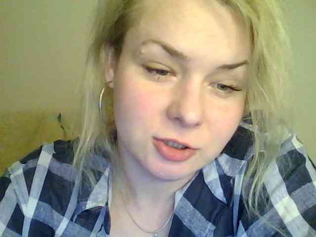 HollyLaPretty webcam