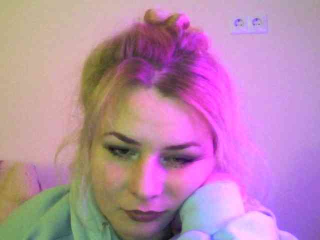 HollyLaPretty webcam