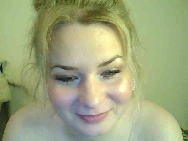 HollyLaPretty webcam