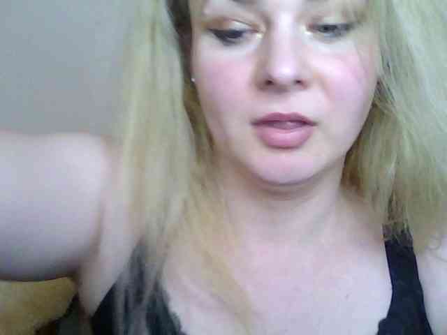 HollyLaPretty webcam