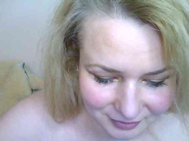 HollyLaPretty webcam