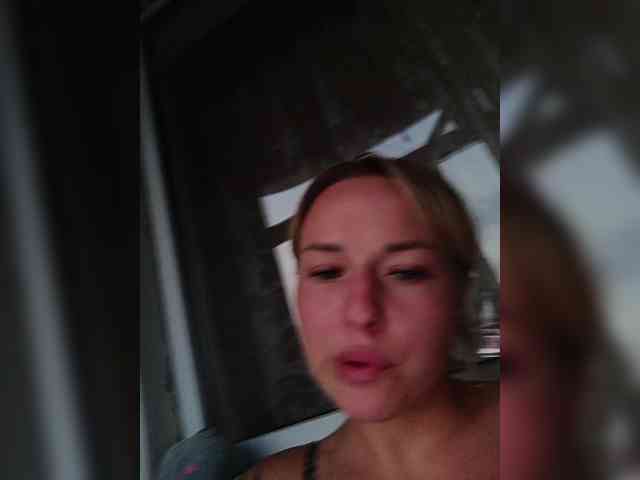 Mrs-Merry webcam