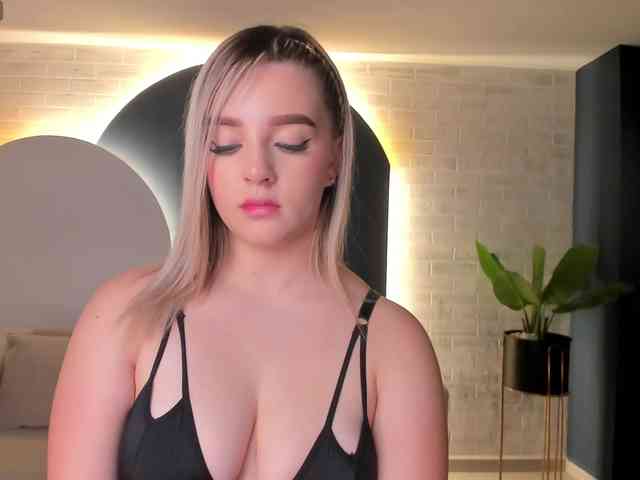 NatalyLeBlanc webcam