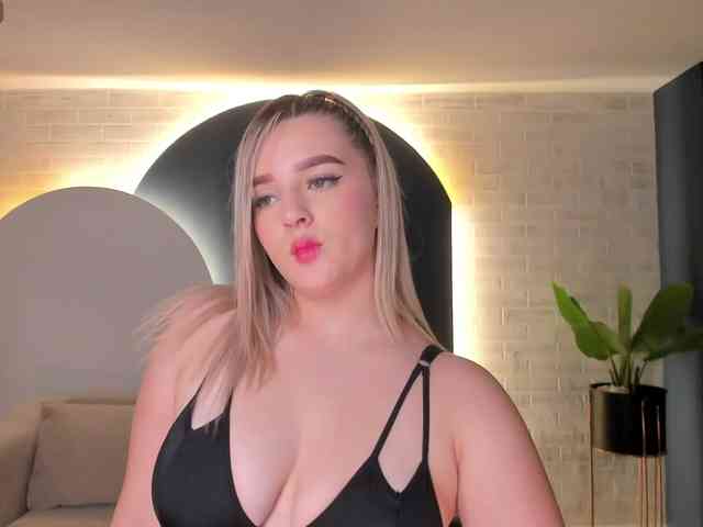 NatalyLeBlanc webcam
