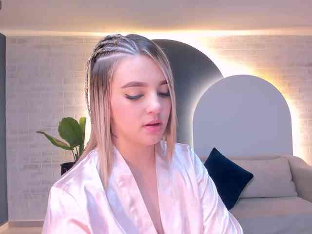 NatalyLeBlanc webcam