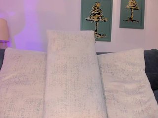 MiaLaurence Porn Show