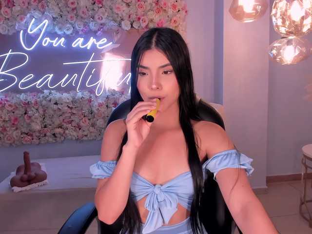 MiaLaurence's BongaCams show and profile