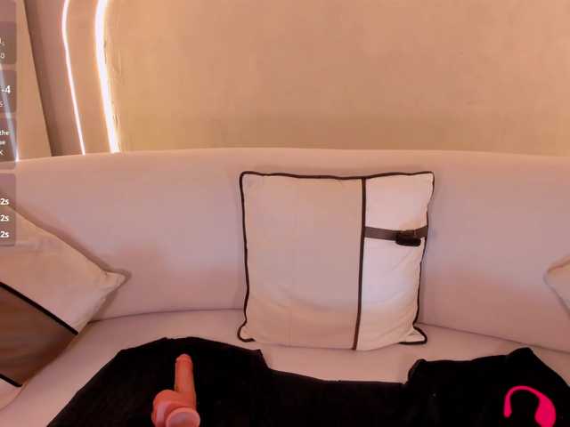 MiaLaurence's BongaCams show and profile