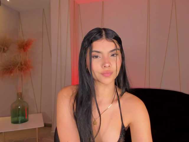 MiaLaurence's BongaCams show and profile