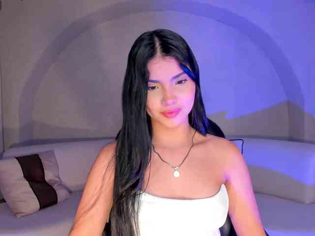 MiaLaurence MiaLaurence