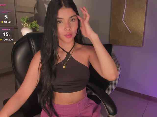 MiaLaurence MiaLaurence