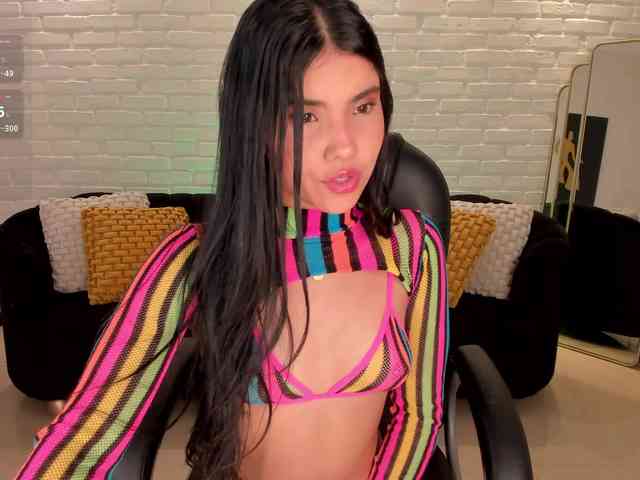 MiaLaurence MiaLaurence