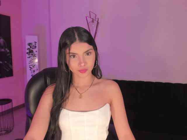 MiaLaurence MiaLaurence