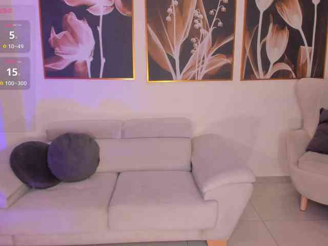 MiaLaurence MiaLaurence