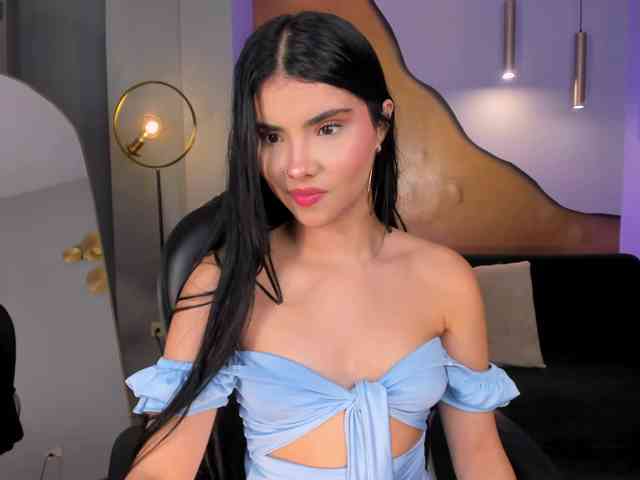 MiaLaurence