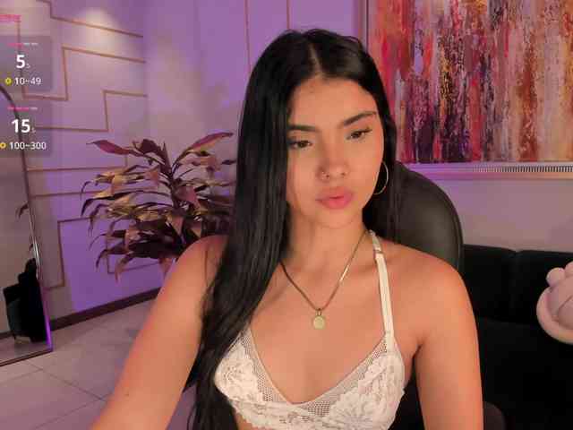 MiaLaurence MiaLaurence