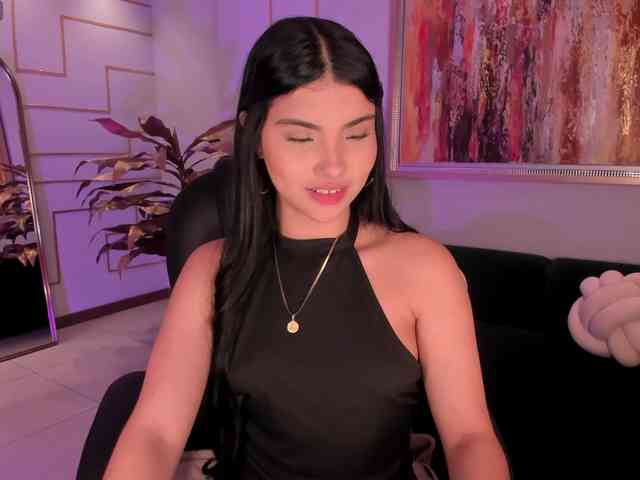 MiaLaurence MiaLaurence