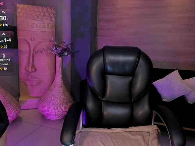 MiaLaurence MiaLaurence