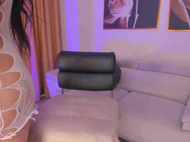 MiaLaurence MiaLaurence