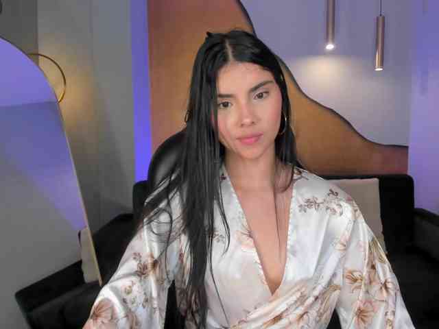 MiaLaurence