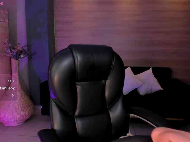 MiaLaurence MiaLaurence