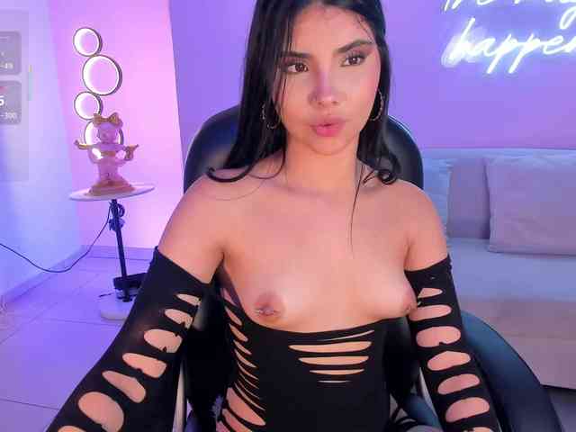MiaLaurence
