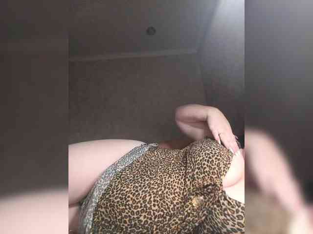 Theworldofdesires webcam