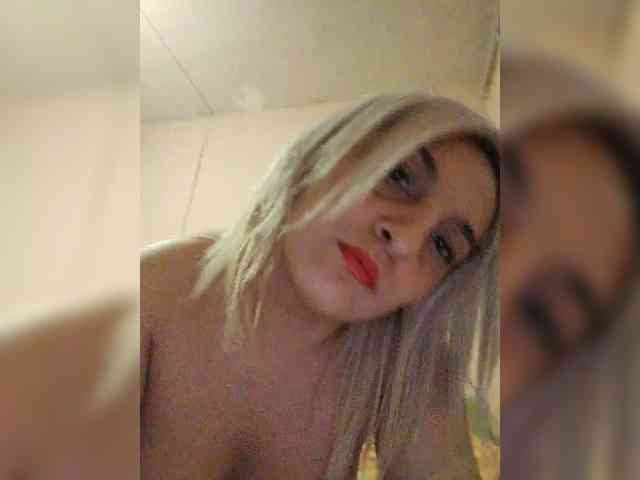 Kristin-68 webcam
