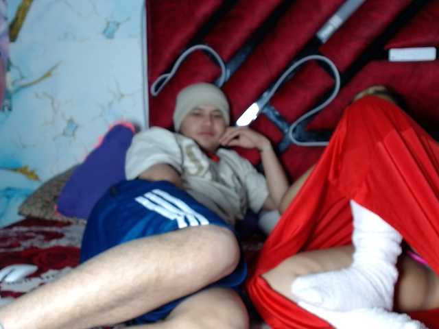 Latin-caliente's BongaCams show and profile