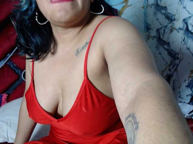 Latin-caliente's BongaCams show and profile