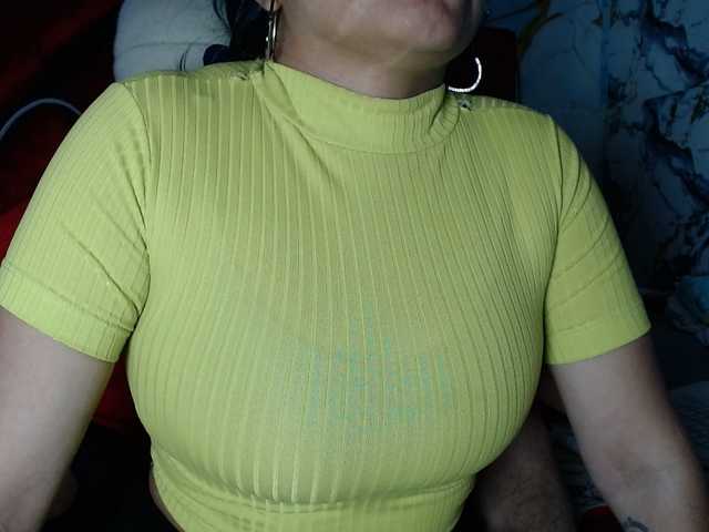 Latin-caliente's BongaCams show and profile