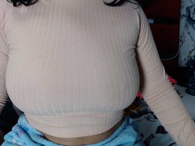 Latin-caliente's BongaCams show and profile