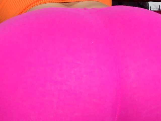 Latin-caliente's BongaCams show and profile