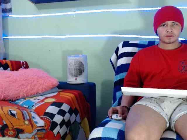 Latin-caliente Live Webcam on BongaCams