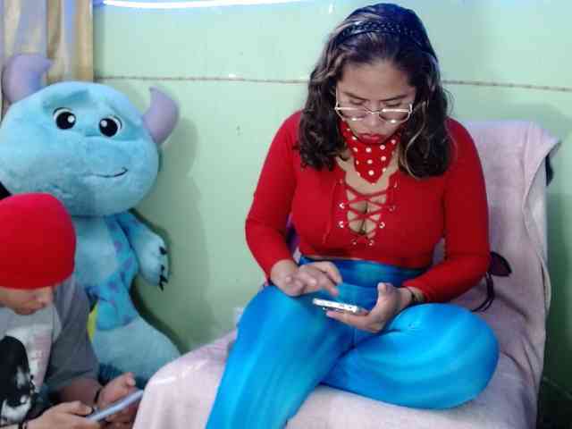 Latin-caliente webcam