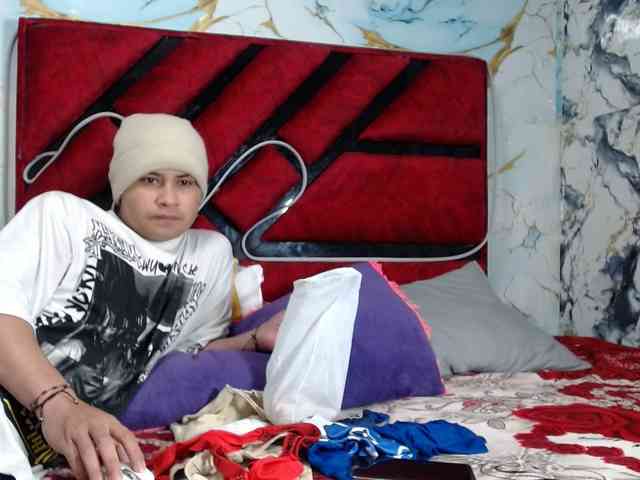 Latin-caliente webcam