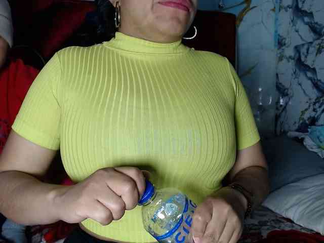 Latin-caliente webcam