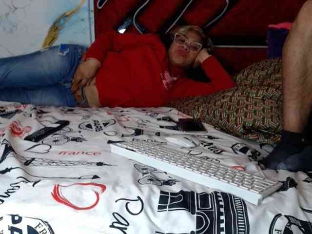 Latin-caliente webcam