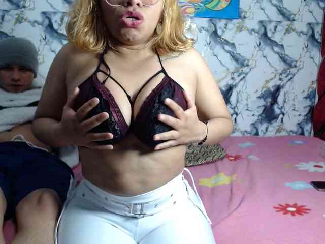 Latin-caliente webcam