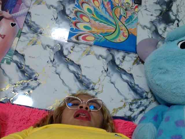 Latin-caliente webcam