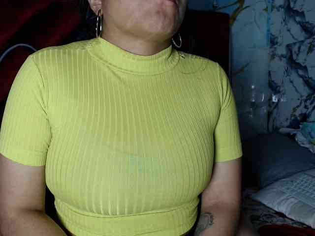 Latin-caliente webcam