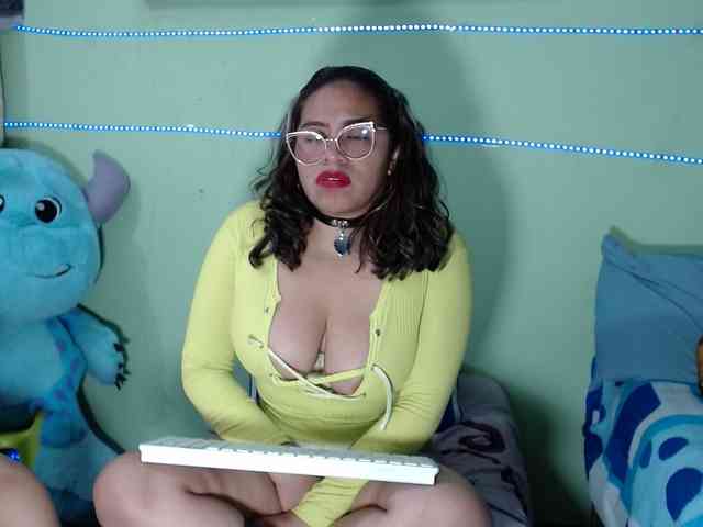 Latin-caliente webcam