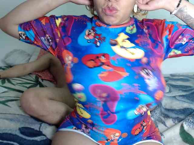 Latin-caliente webcam