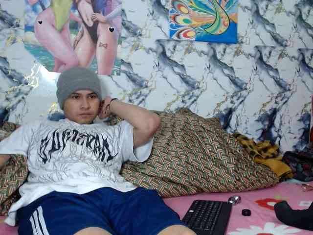Latin-caliente webcam