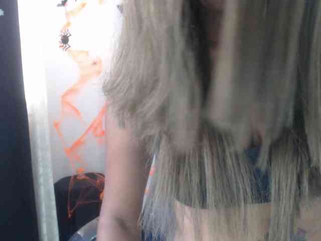 kuky-curly webcam