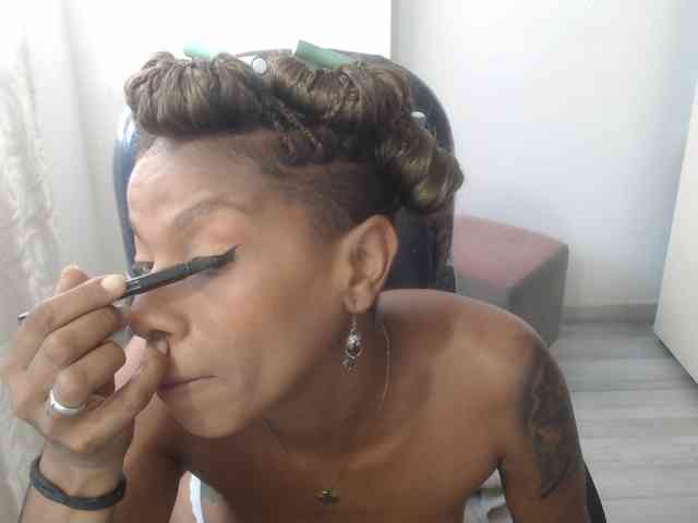 kuky-curly webcam