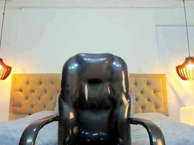 kuky-curly Live Webcam on BongaCams